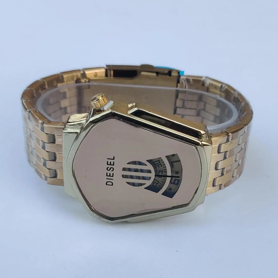 Diesel Men Stainless Steel Analog Watch Gold Bracelet